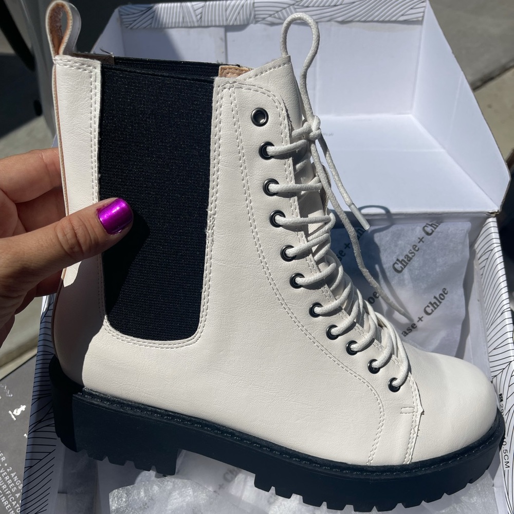 💜 Chase & Chloe White Combat Boots - Picture 2 of 6